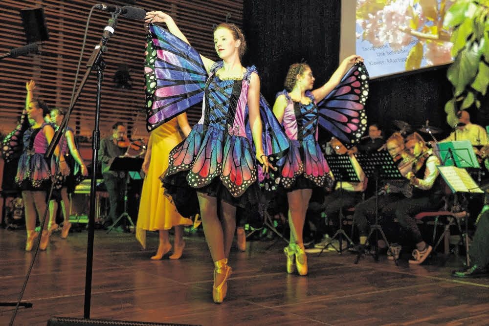 Nocturne im Kerzenschein: In diesem Programmteil hatte die Tanzgruppe des Köthener Ludwigsgymnasiums ihren Auftritt.