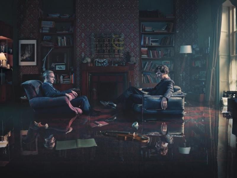 Benedict Cumberbatch als Sherlock (r) , ihm gegenüber Martin Freeman als Watson. Foto: Hartswood Films 2016/BBC