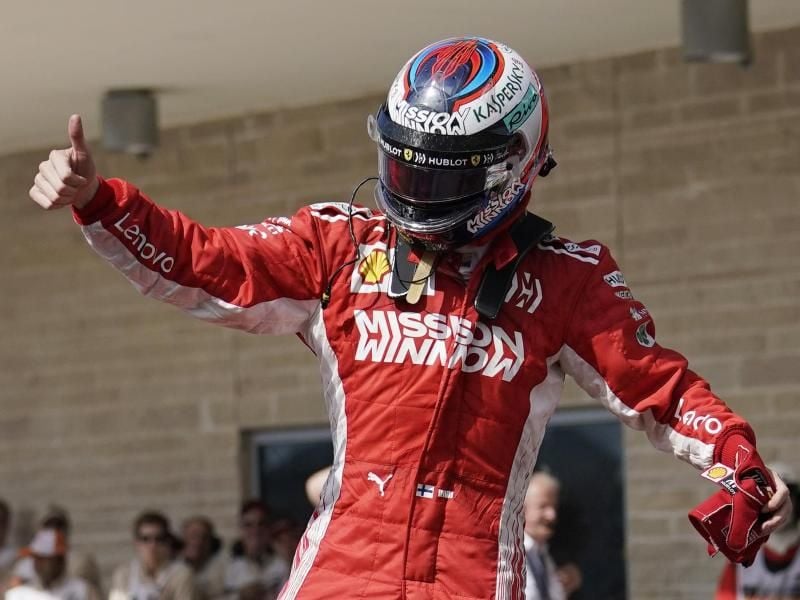 Kimi Räikkönen feiert seinen Sieg in Austin. Foto: Darren Abate/AP