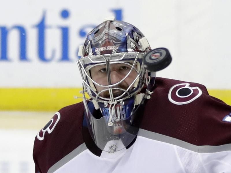 Colorado-Torhüter Philipp Grubauer hat mit seinem Team einen Sieg gegen Ottawa gehfolt. Foto: Julio Cortez/AP