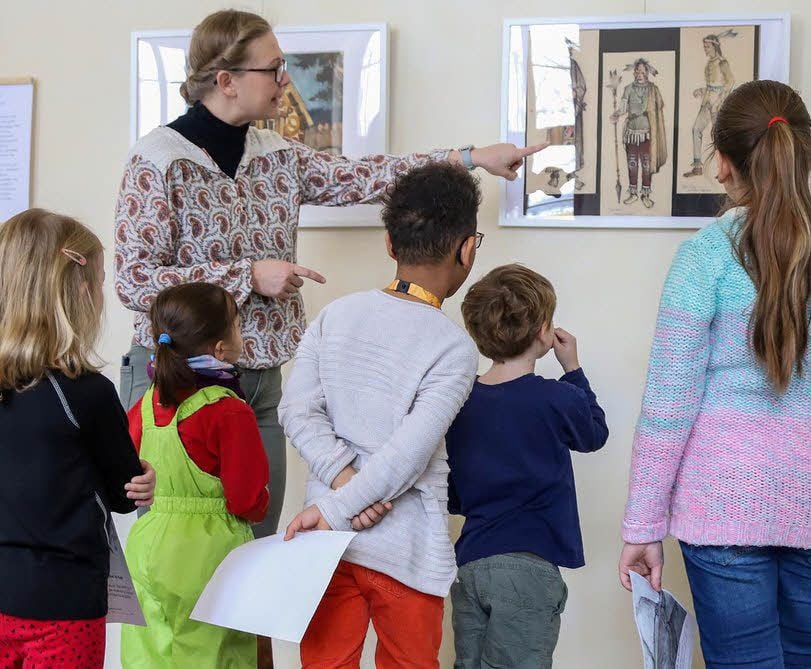 Entwickelt und geleitet hat den Workshop zur Erich-Viehweger-Kunstausstellung Janine Schöne, in Pretzsch Kulturmanagerin bei der Salus gGmbH.