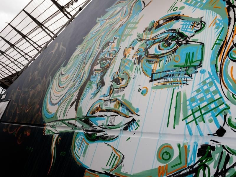 Einige Wände der Millerntor Gallery sind bereits gestaltet. Foto: Sina Schuldt