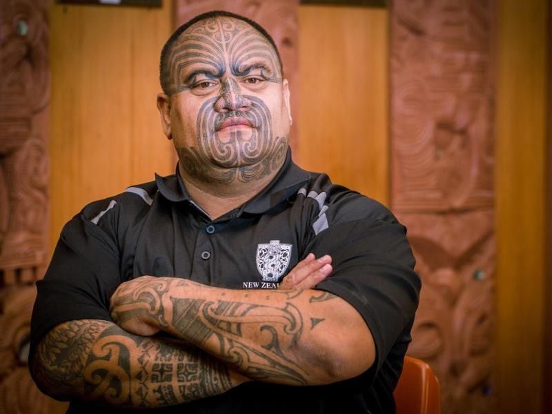 Arekatera Maihi, Leiter der Holzschnittabteilung des Te-Puia-Institut in Rotorua (Neuseeland). Foto: Cinzia Jonathan