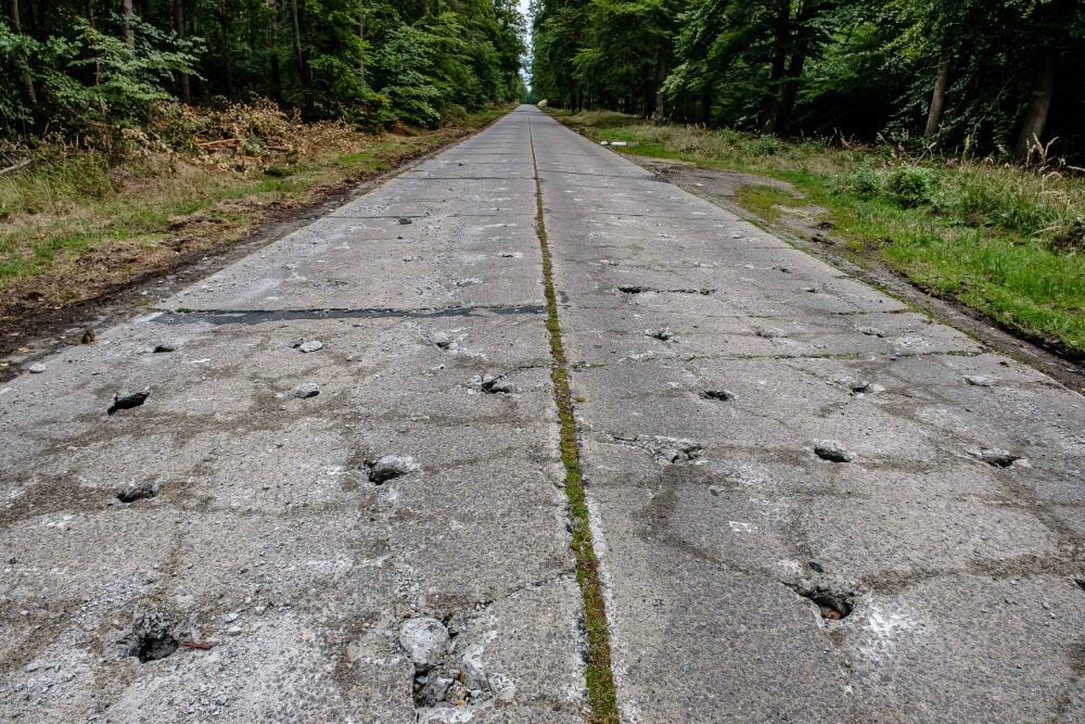 Die Straße, die etwa zahlreiche Kurgäste nutzen, ist eine Zumutung: Jetzt wird sie endlich saniert.