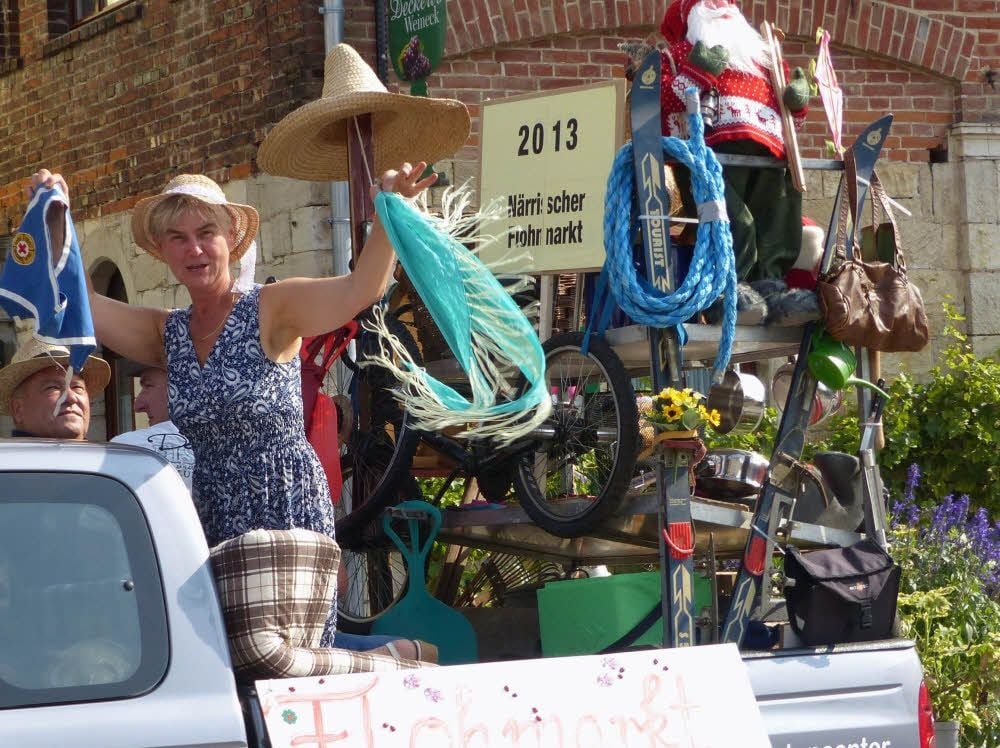 Närrischer Flohmarkt. Das war das Motto des Jahres 2013. Das Gartencenter Enders ließ es aufleben.