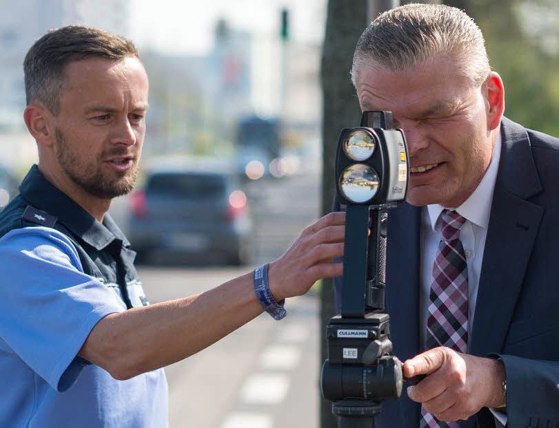 Auch Innenminister Holger Stahlknecht nahm Raser ins Visier.