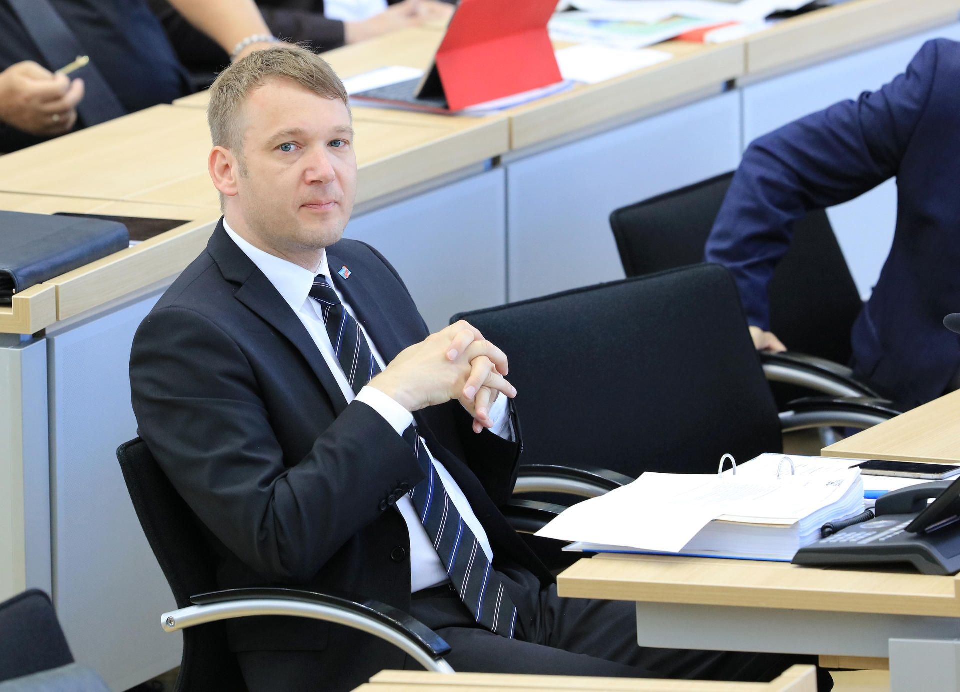 Andre Poggenburg (AfD) sitzt im Landtag von Sachsen-Anhalt. Ausgerechnet der umstrittene AfD-Rechtsaußen Poggenburg leitet ab kommender Woche eine neue Kommission gegen Linksextremismus im Magdeburger Landtag.