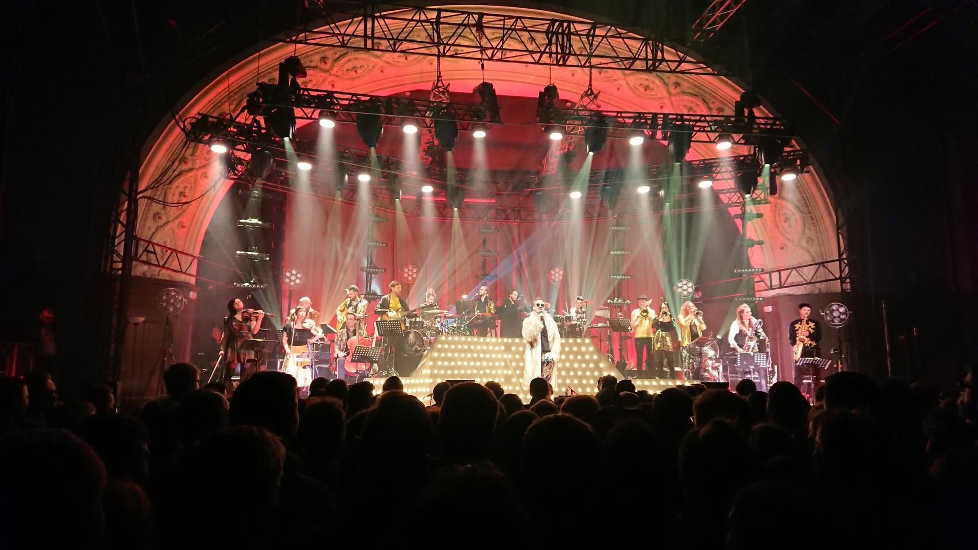 Mit großem Orchester in Leipzig: Jan Böhmermann auf Konzerttour.