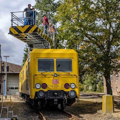 Nebenfahrzeug zur Instandsetzung der Oberleitungsanlagen