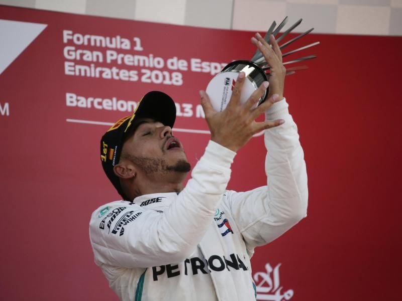 Weiß, wie man auf dem Circuit de Catalunya gewinnt: Mercedes-Pilot Lewis Hamilton. Foto: Emilio Morenatti/AP