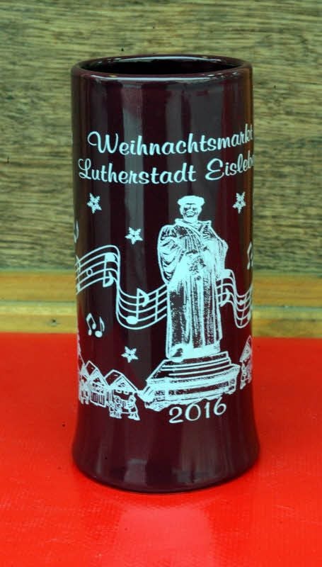 Das ist die neue Glühweintasse für den Eisleber Weihnachtsmarkt.
