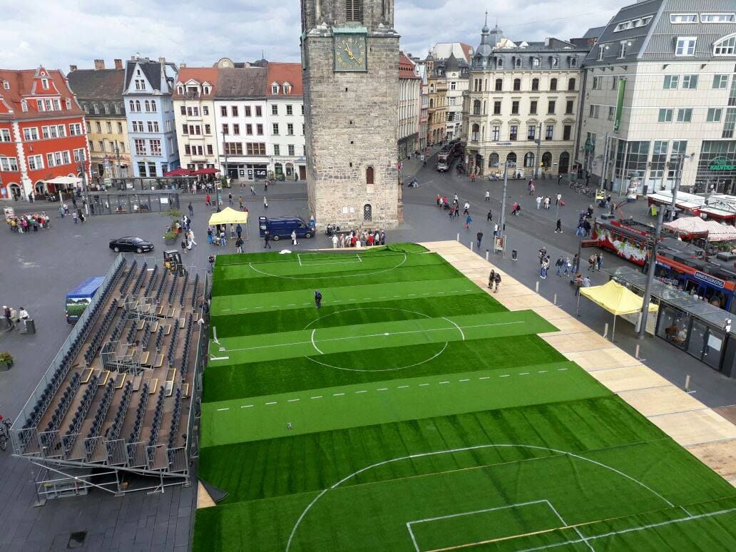Am Samstag spielen auf dem Marktplatz in Halle blinde Profi-Fußballer.