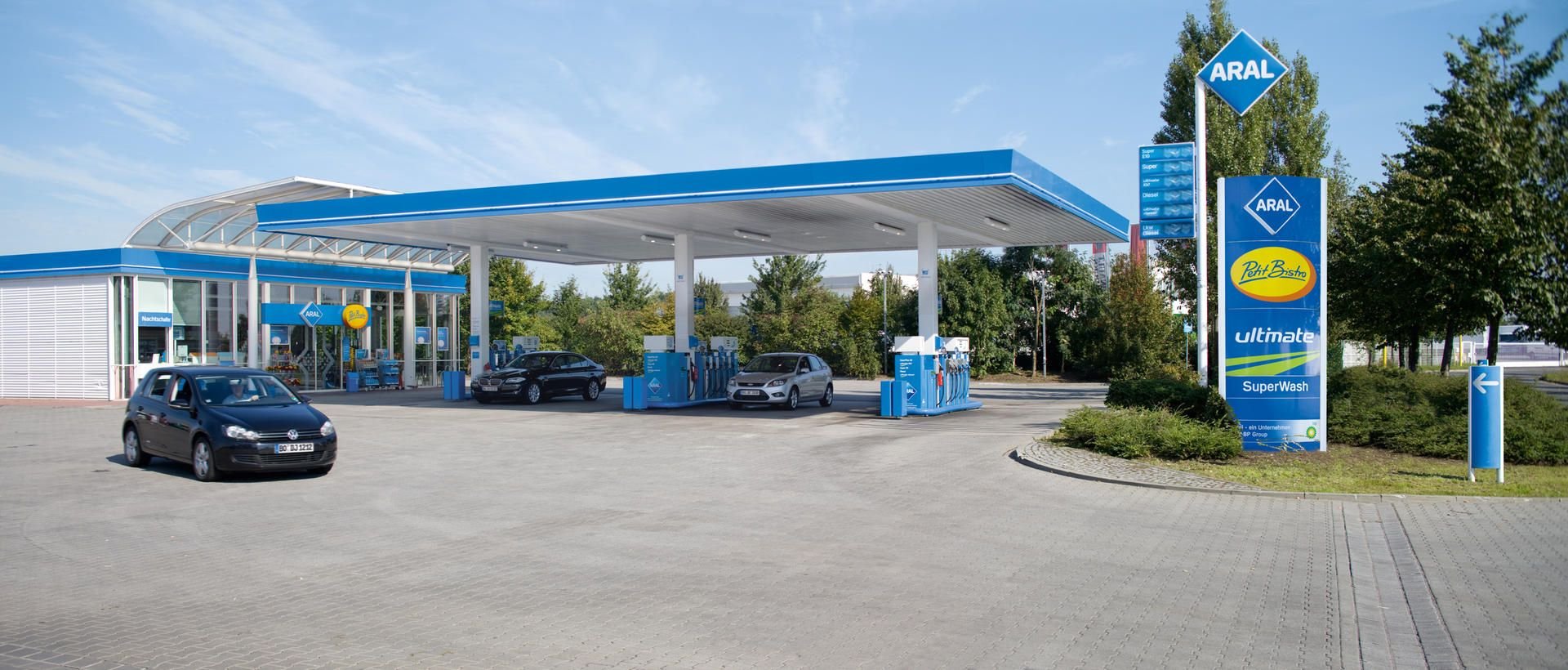 An einer Aral-Tankstelle passierte das Unglück.