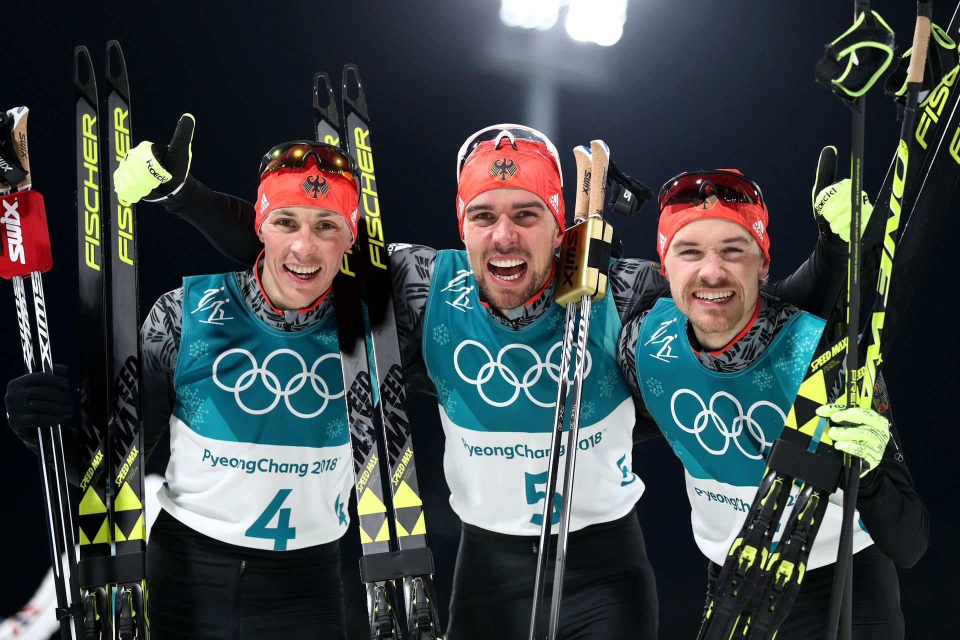 Johannes Rydzek (Mitte), Fabian Riessle und Eric Frenzel (l.) waren in der Nordischen Kombination nicht zu stoppen.
