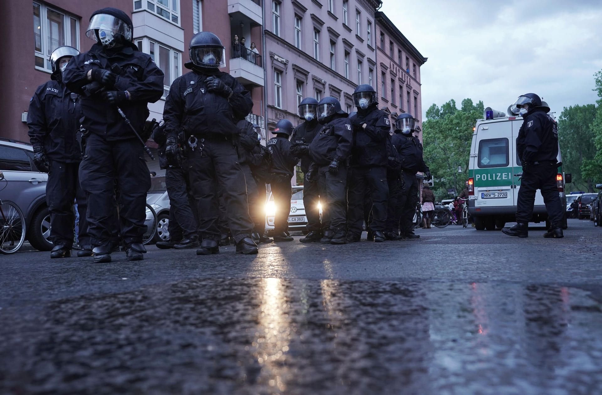 Polizisten bei einem der Einsätze am 1. Mai in Berlin