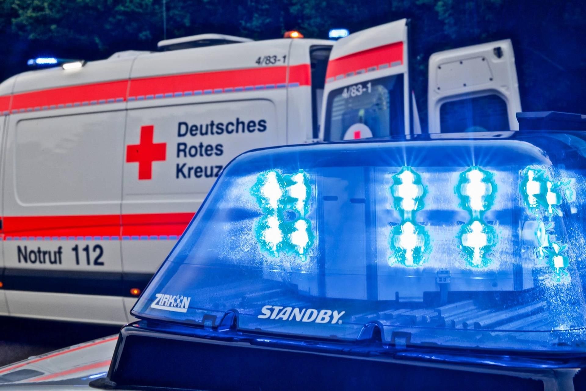 Bei Harzgerode ist am Freitagabend ein 18-Jähriger bei einem Unfall ums Leben gekommen. (Symbolbild)