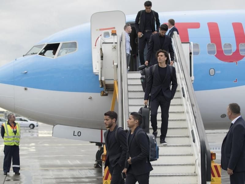 DFB-Auftaktgegner Mexiko ist in Russland angekommen. Foto: Pavel Golovkin/AP