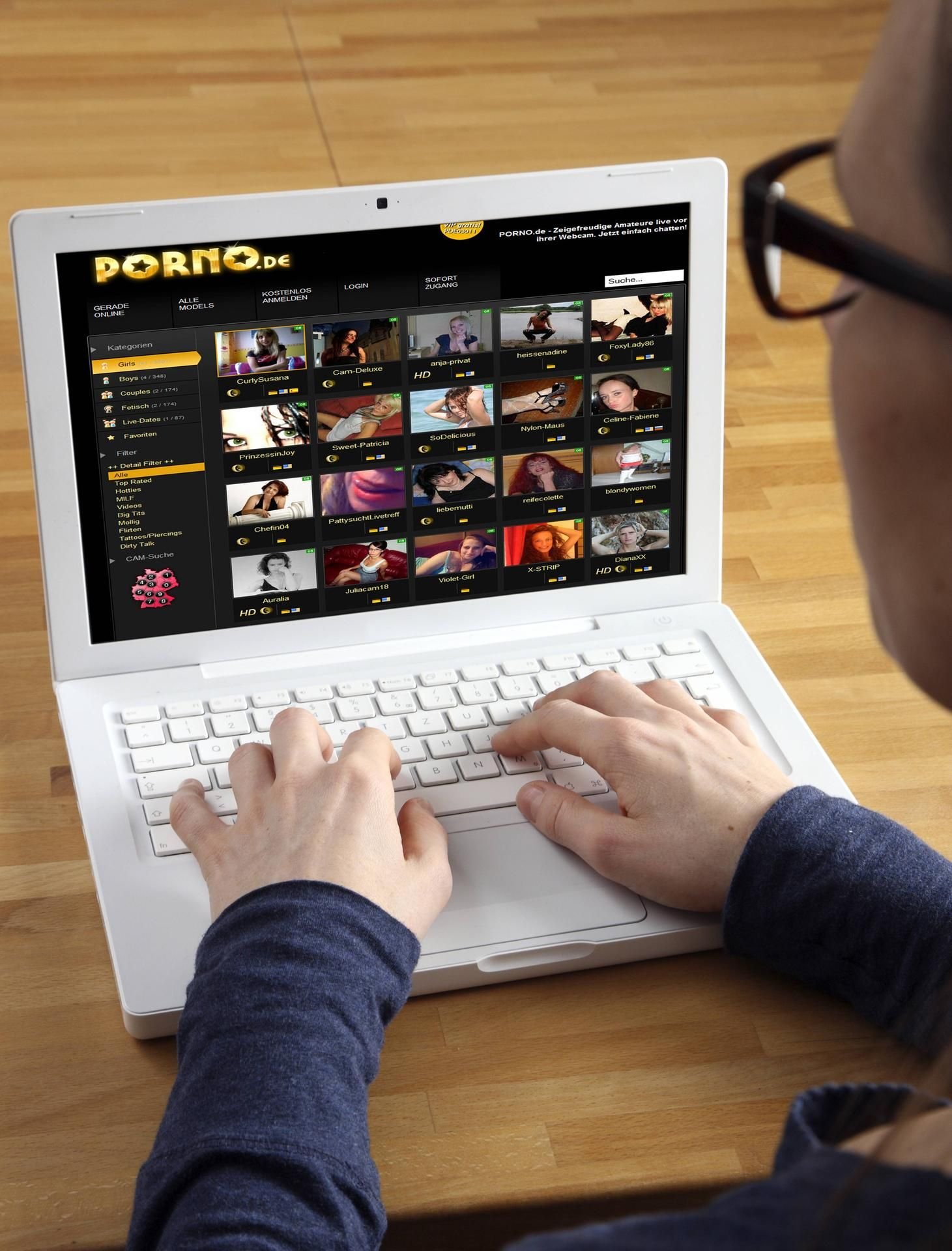 Die Erpresser behaupten, ihre Opfer beim angeblichen Pornoschauen gefilmt zu haben.