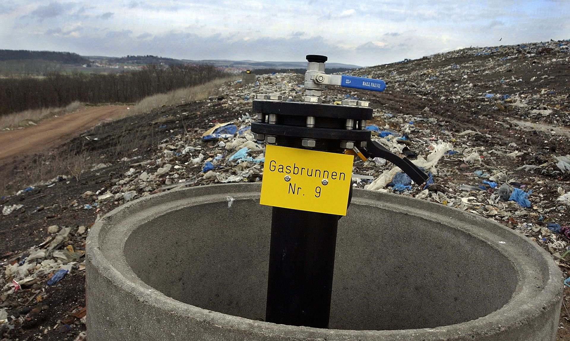 So wie es einst bei der Westerhäuser Mülldeponie praktiziert wurde, muss auch das Methan von der Deponie in Staßfurt abgesaugt werden.