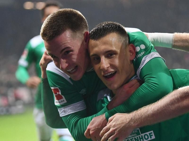 Maximilian Eggestein (r) hat ebenso wie sein Bruder Johannes (l) bei Werder Bremen verlängert. Foto: Carmen Jaspersen