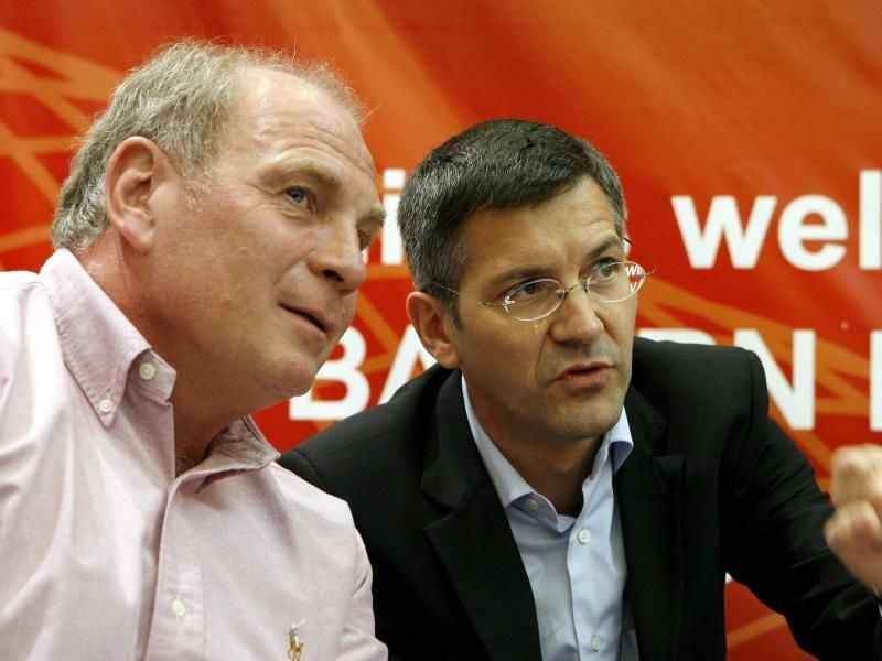 Uli Hoeneß (l) im Gespräch mit Herbert Hainer. Foto: Daniel Karmann