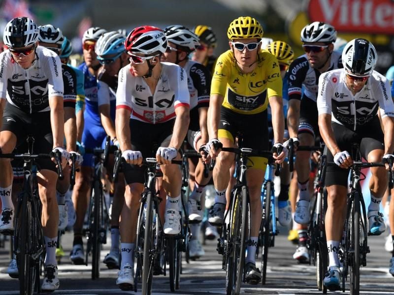 Auf der 17. Etappe sollen mit einerm Start ähnlich wie bei der Formel 1 Angriffe auf die Spitzenfahrer provoziert werden. Foto: Yorick Jansens/BELGA