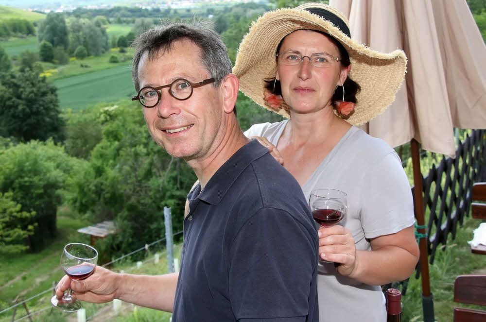 Thomas Neie und Johanna Hofmann öffnen alle zwei Wochen ihre Besenwirtschaft.