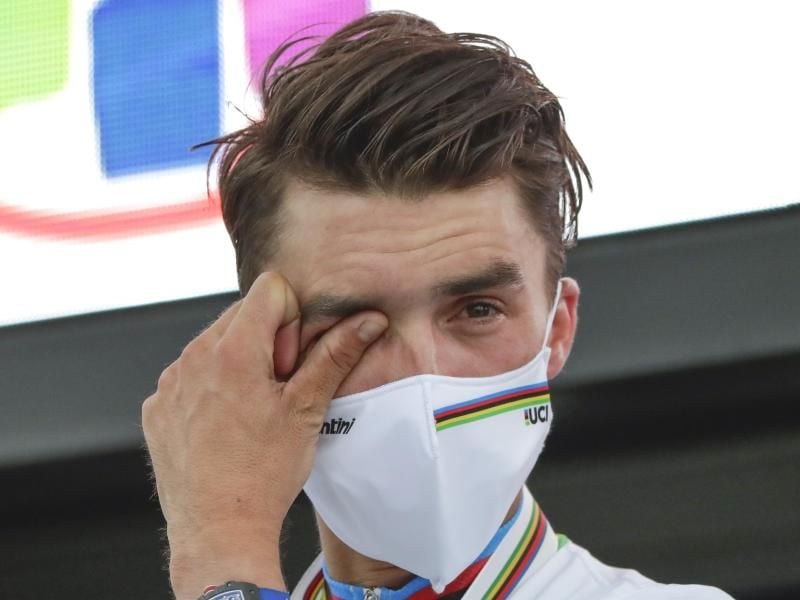 Sieht sich als „gleichzeitig Schauspieler und Zuschauer” seiner Rennen: Der Franzose Julian Alaphilippe. Foto: Andrew Medichini/AP/dpa
