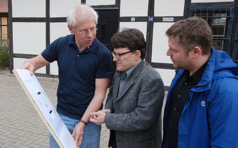 Olaf Raabe (l.) mit Mitstreiter Markus Händel (r.) und Christian Schwela