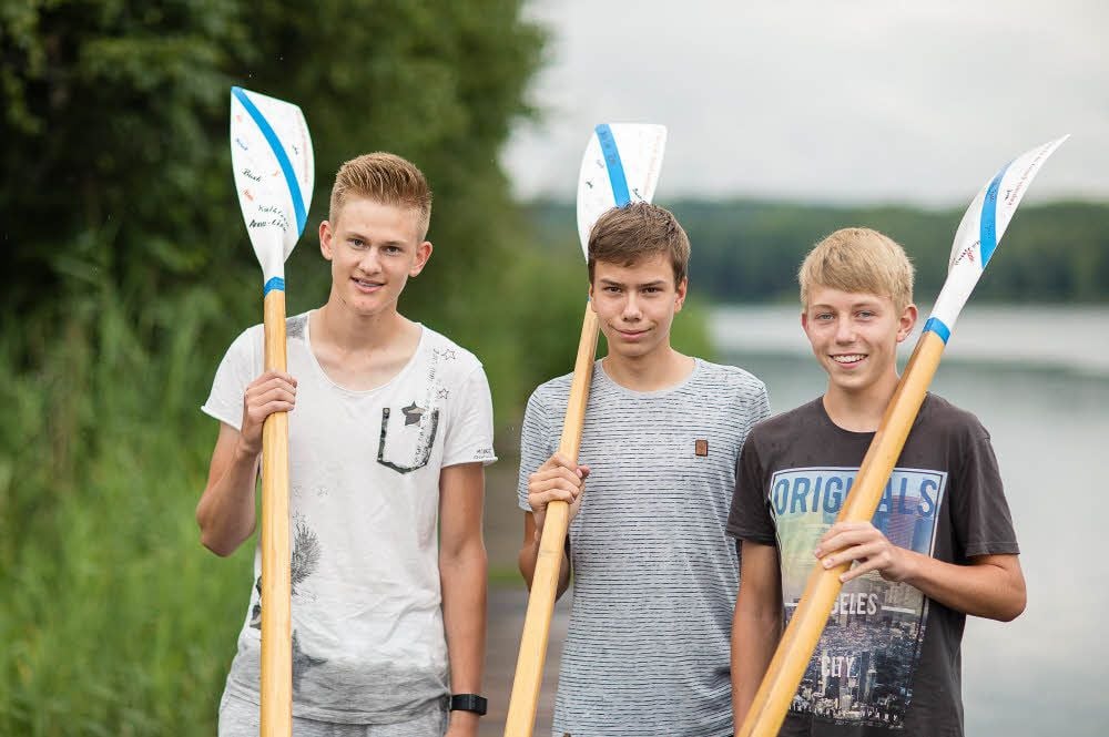 Niclas Steinicke, Kostantin Stein und Curtis Hillert (v.l.) verlassen den Zschornewitzer Ruderclub in Richtung Sportschule.