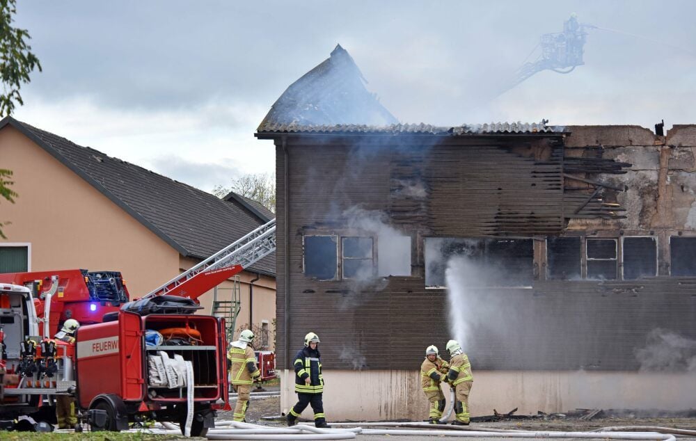 Die Kameraden haben ein Übergreifen der Flammen verhindert.