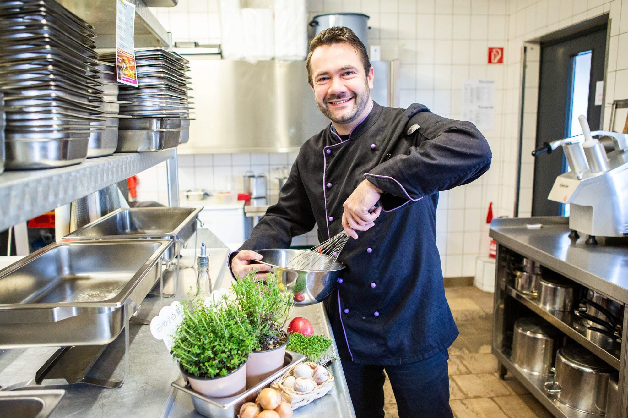 André Kampfrath greift der eigentlichen Hochsaison vor und aktiviert schon jetzt den Lieferservice für Riesenburger.