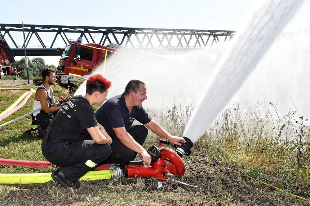 Wasser Marsch bei der Feuerwehr