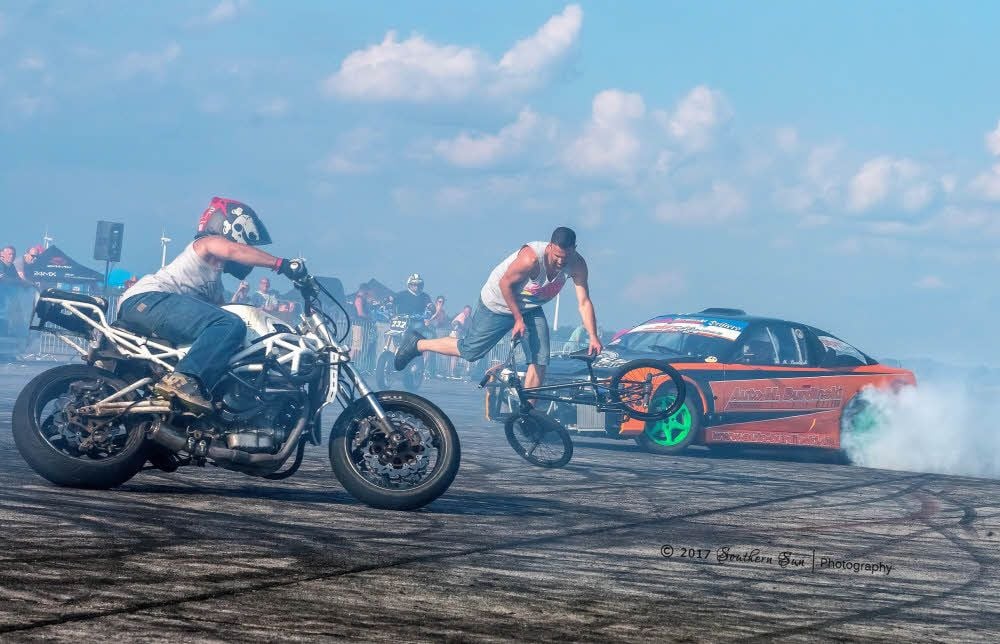 Die Stuntdays finden auf dem ehemaligen Flughafen in Zerbst statt.