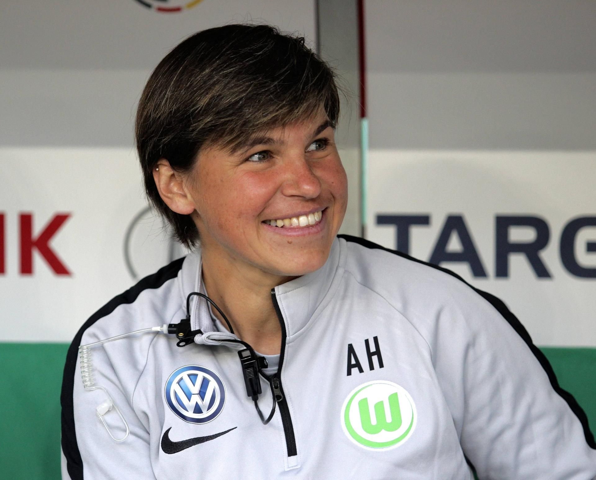 Ex-Nationalspielerin Ariane Hingst arbeitet als Co-Trainerin beim VfL Wolfsburg.