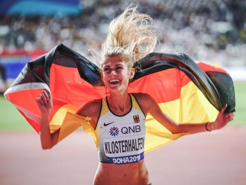 Konstanze Klosterhalfen ist die Freude über ihre Platzierung sichtlich anzusehen. Foto: Michael Kappeler/dpa