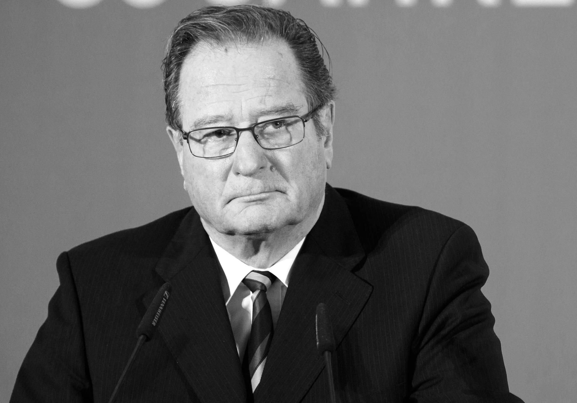 Der ehemalige Bundesaußenminister sowie ehemaliger Bundesvorsitzender der FDP, Klaus Kinkel, ist gestorben.