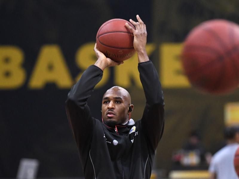 Verlässt auf eigenen Wunsch die Löwen Braunschweig. DeAndre Lansdowne. Foto: Peter Steffen
