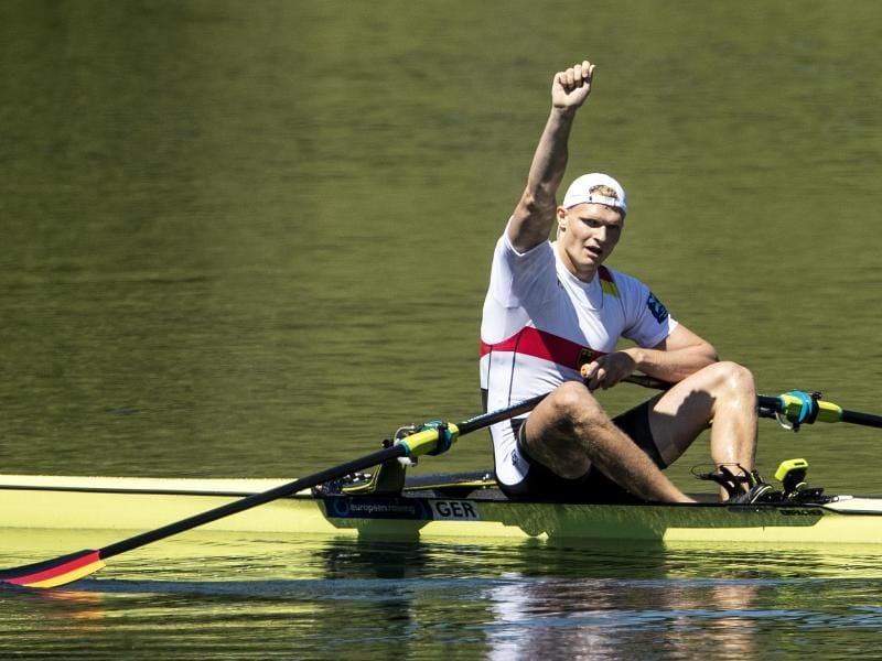 Oliver Zeidler feiert seinen EM-Sieg in Luzern. Foto: Alexandra Wey/KEYSTONE