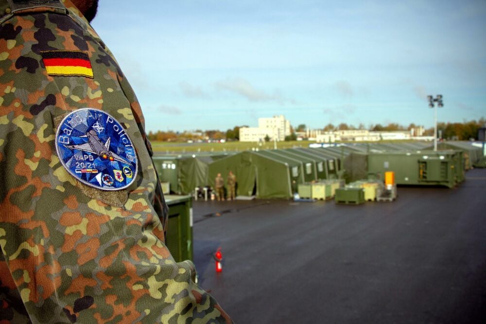 Blick auf das Zeltlager in Lettland, von dem aus die Luftraumüberwachung des Baltikum vorgenommen wird.