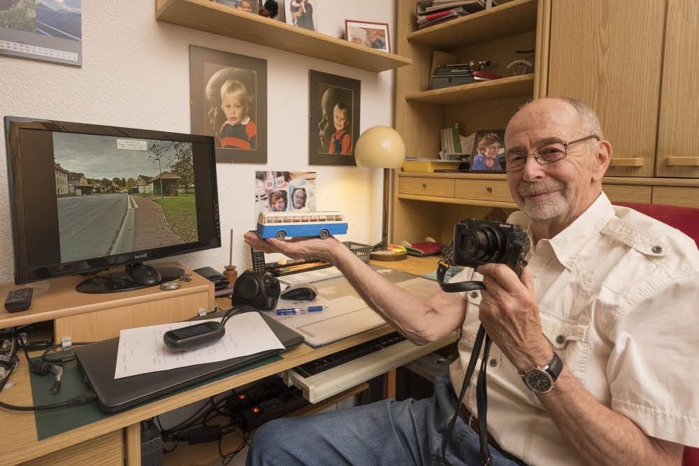 1.287 Bushaltestellen hat Ulrich Waltemath fotografiert. So auch die Station in Rieder, die ihm besonders gefallen hat.