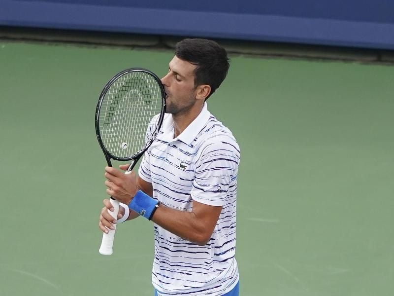 Kam ohne Probleme bei den US Open in Runde zwei: Novak Djokovic. Foto: John Minchillo/AP