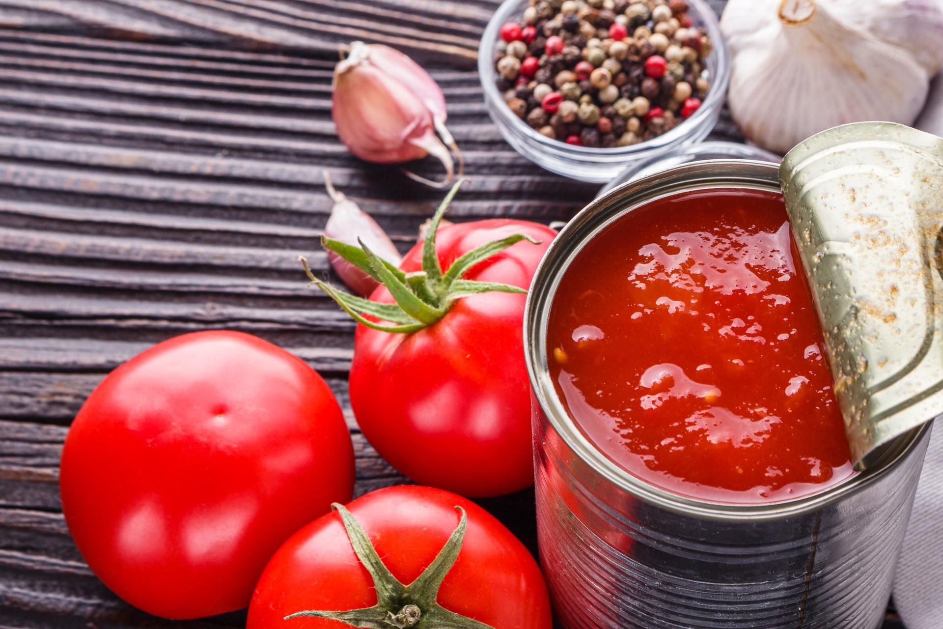Passierte Tomaten gibt es aus der Dose oder dem Karton – welceh Verpackung ist besser für die Umwelt?