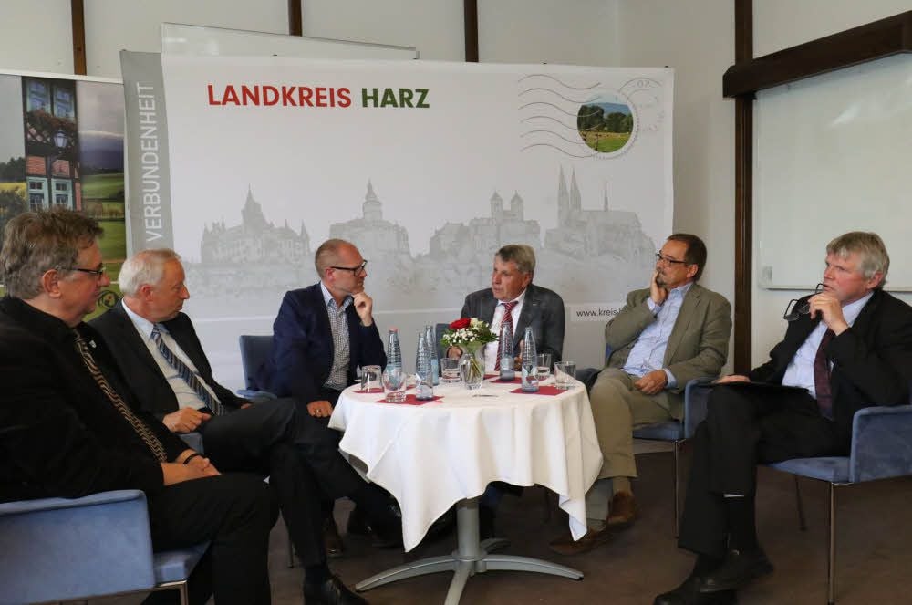 Die fünf Architekten des Landkreises Harz im Gespräch mit MZ-Redakteur Ingo Kugenbuch.