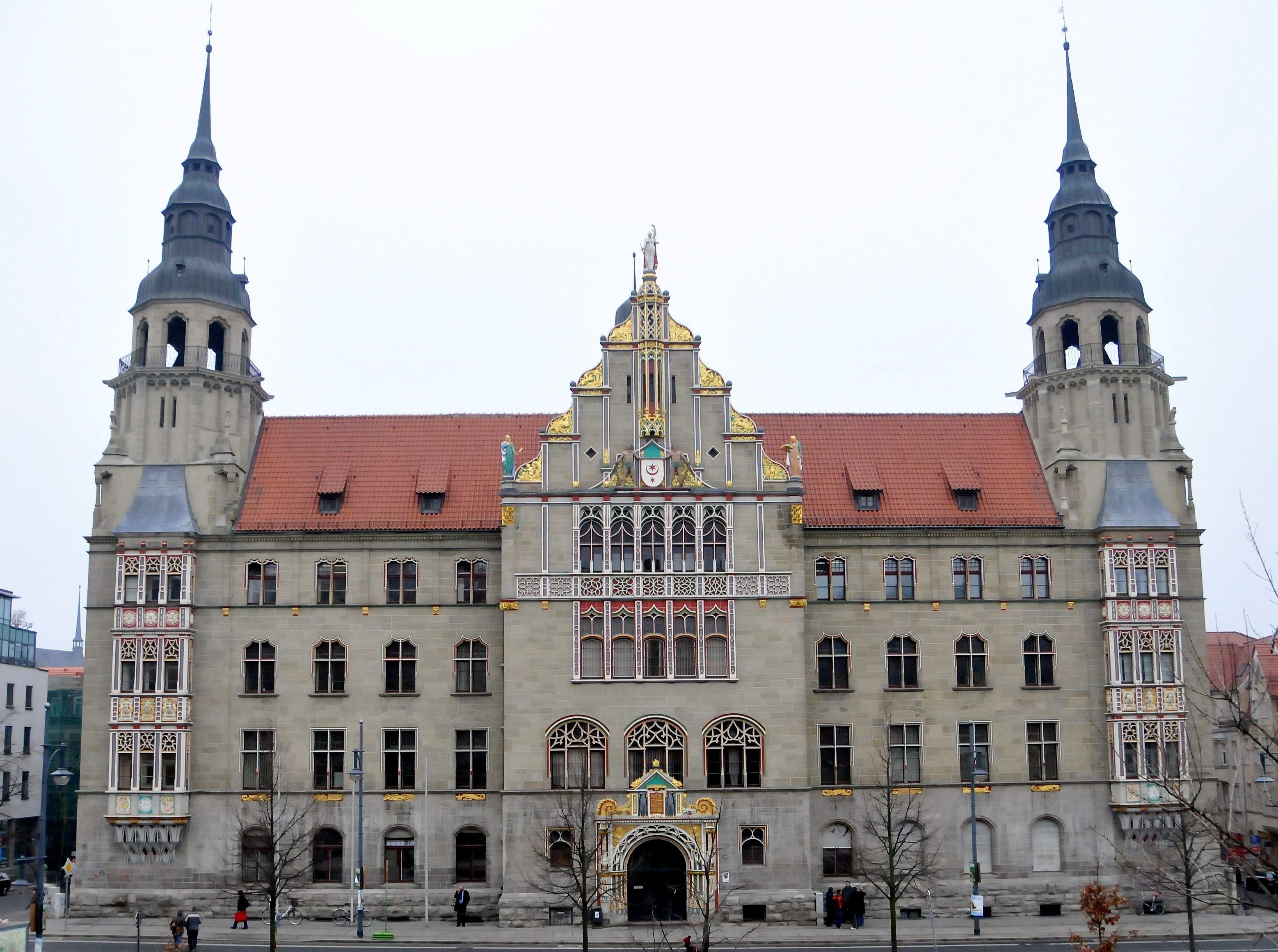 Im Landgericht Halle wird Naumburger Drogendealer-Paar zu vier und drei Jahren Haft verurteilt.