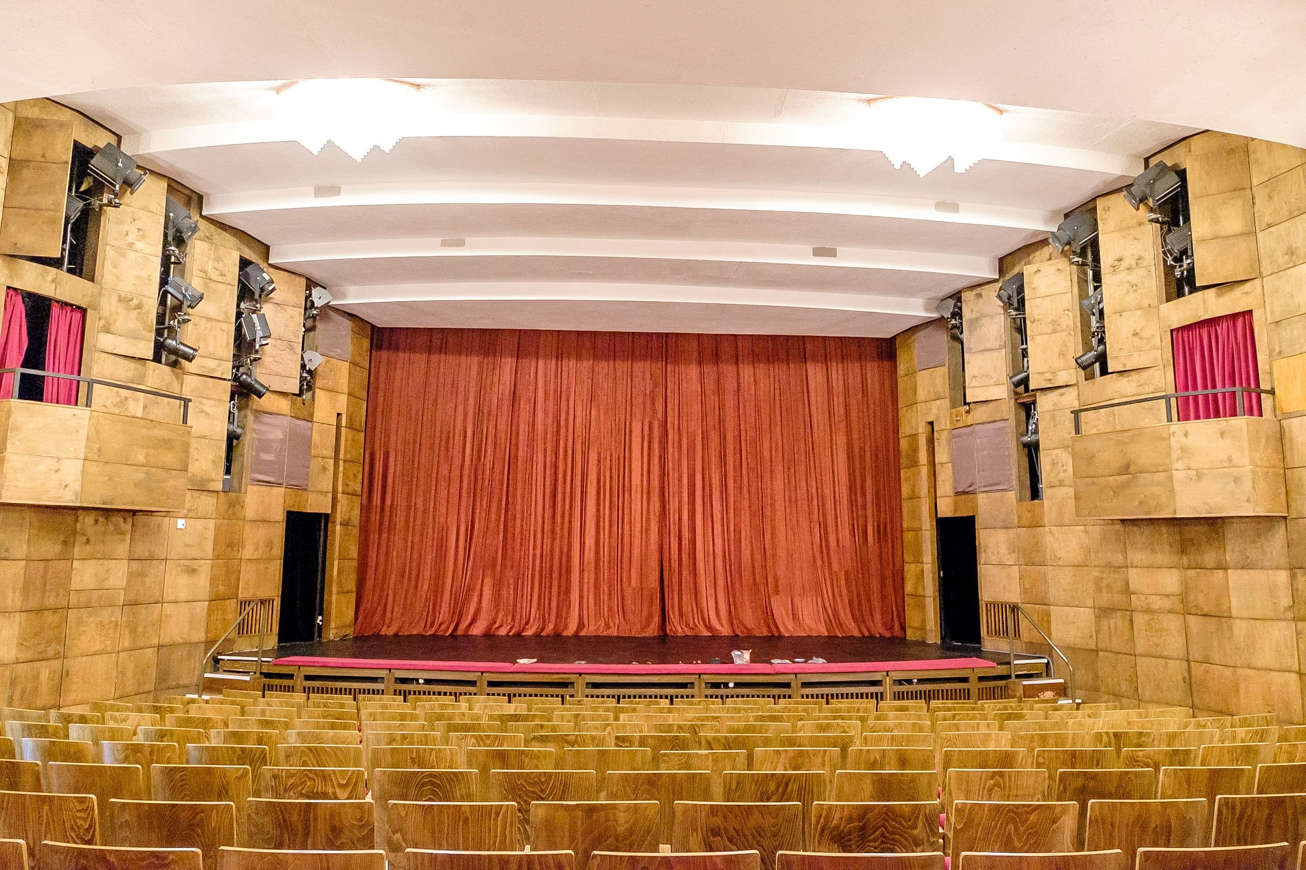 Die Bühne in der Phönix Theaterwelt in Wittenberg.