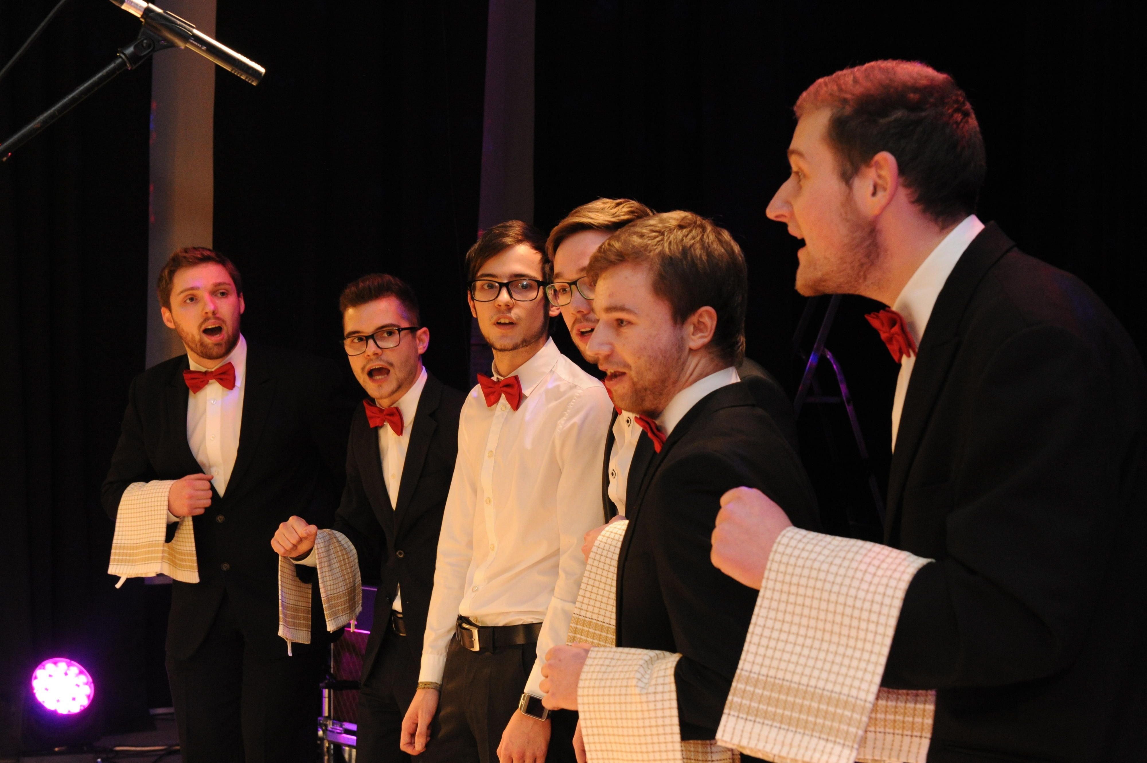 „KeinChor“ sind David Ostermann, Lukas und Johannes Doleschal, Patrick Ostermann, Georg Pfeiffer und Jakob Auer (von links).