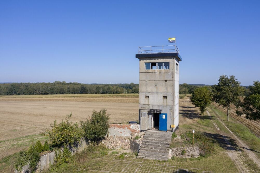 Der ehemalige Grenzturm in Dahrendorf ist einer von 17 noch verbliebenen in Sachsen-Anhalt