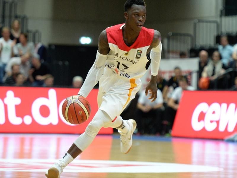 NBA-Star Dennis Schröder wird bei der WM-Quali nicht dabei sein. Foto: Daniel Reinhardt