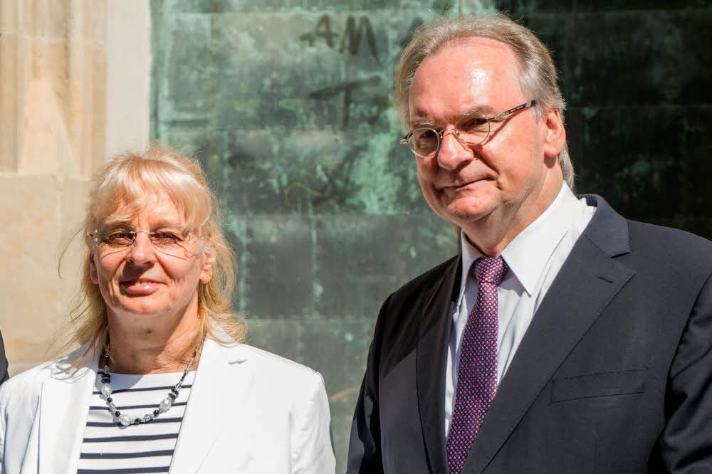 Auf Einladung des Ministerpräsidenten Reiner Haseloff kam Esther Fröbel am Donnerstag nach Zeitz zur Gedenkfeier für ihren Vater.